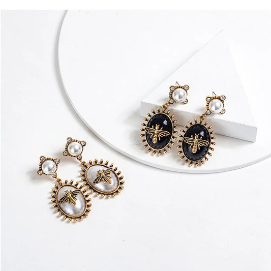 New Black White Oval Heart Shape Statement Dangle Bee Deco Retro Baroque Earrings
